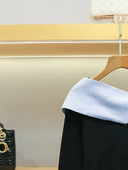 Жена Асиметричен Вязаный Пуловер с Яка в Контрастен Цвят, Началото на Есента 2022, Нов дамски Триъгълни Спускане С Дълъг Ръкав, Тънък Трикотажный Топ
